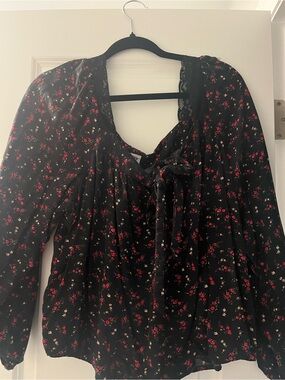 Gap Black Floral Tie-Neck Women’s Blouse - Red Floral Print